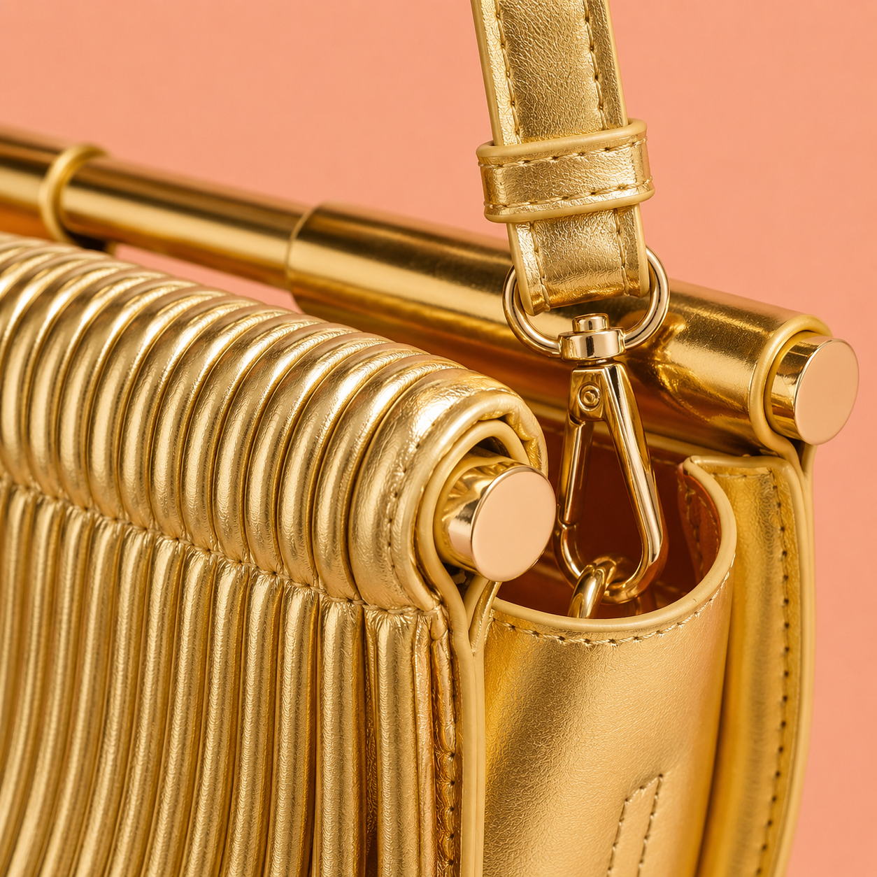THE VIANNE BOLSO DORÉ